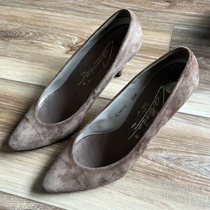 Caressa Suede Heels Pumps Shoes Size 8.5
